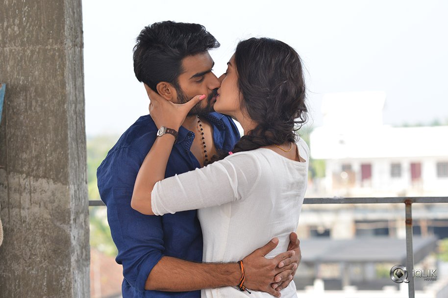 RX-100-Movie-Liplock-Stills
